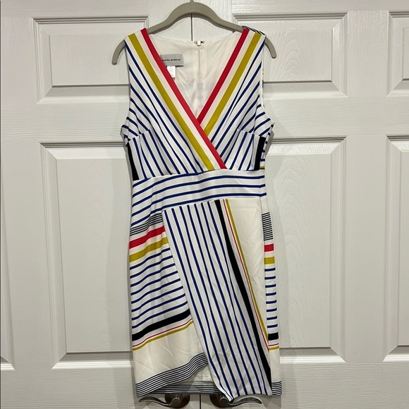 Donna Morgan Striped Dress V Neck Womens Size 6 - Picture 1 of 8
